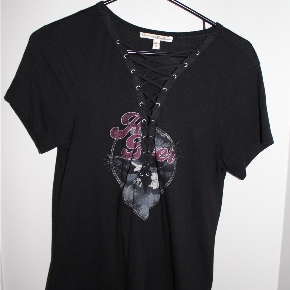 Express lace up tee